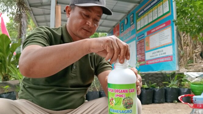 
Jokowi Sulap Limbah Dapur Jadi Pupuk Organik Cair (POC)