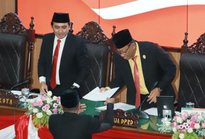 
Seluruh Fraksi DPRD Kota Pasuruan Setujui Raperda Pertanggungjawaban APBD 2024