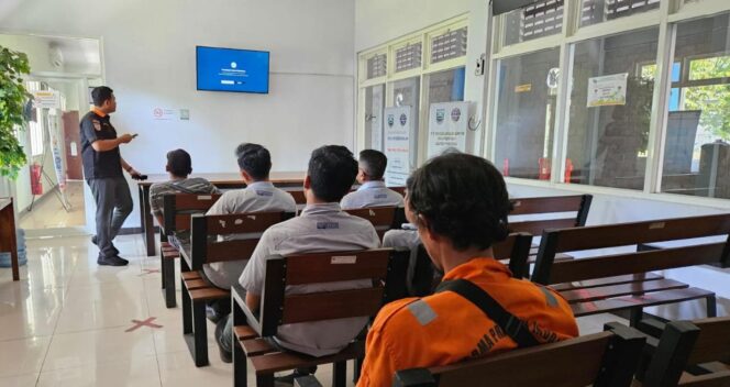 
UPT Pengujian Kendaraan Bermotor Berikan Sosialisasi Road To Zero ODOL