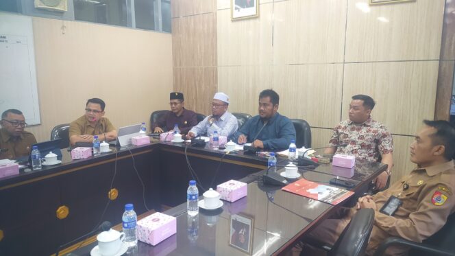 
Dikasih Hati Malah Ngelunjak, Kades Kamiludin Akhirnya Ungkap Bobrok 3 Kasun Pecatan