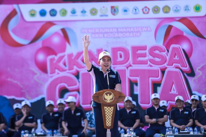 
Sinergi Pemkab Jember dengan Sejumlah Kampus Terjunkan Mahasiswa KKN Kolaboratif ke Desa Kelurahan