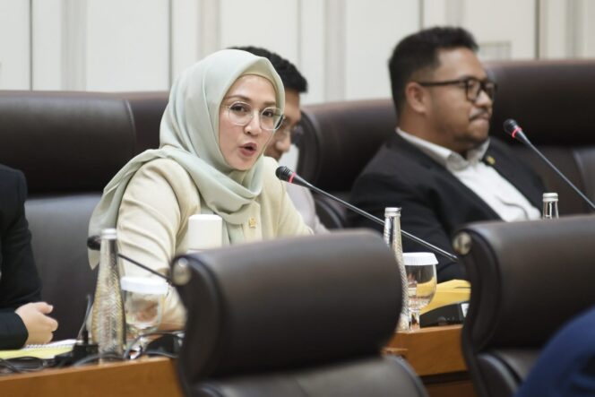 
Dina Lorenza Tekankan Pentingnya Industri Nasional Berkelanjutan dan Berdaya Saing