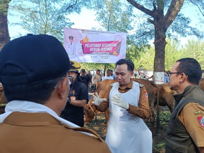 
Bupati Fawait Promosikan Watu Ulo dan Soroti Ketahanan Pangan Lewat Peternakan
