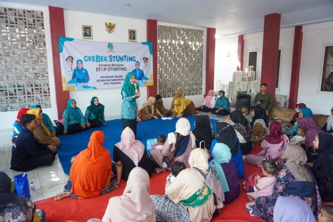 
Ketua TP PKK Kota Pasuruan Dorong Penurunan Stunting di Trajeng, Anak Lulus Stunting Dapat Reward