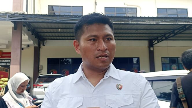 
Polres Jombang Lakukan Pulbaket dan Dokumen, Dugaan Penyimpangan Proyek di Desa Mejoyolosari