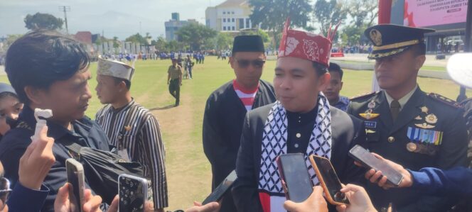 
Jadi Inspektur Upacara HUT ke-80 RI Bupati Fawait Serukan Solidaritas Untuk Palestina