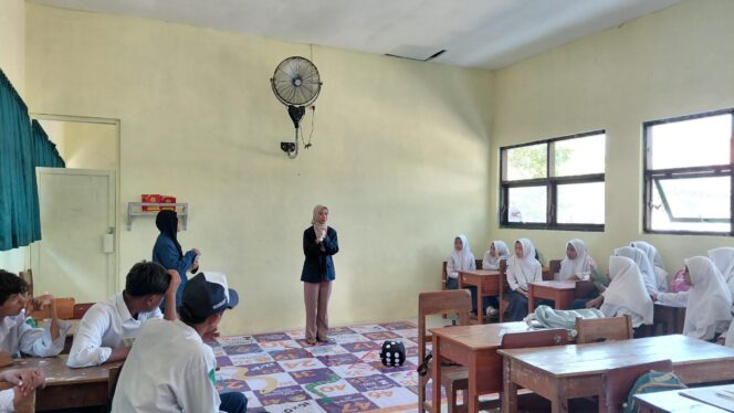 
Mahasiswa Uniwara Ciptakan Tantera: Permainan Literasi Inovatif Berbasis Ular Tangga untuk Tingkatkan Kemampuan Baca dan Bicara Siswa