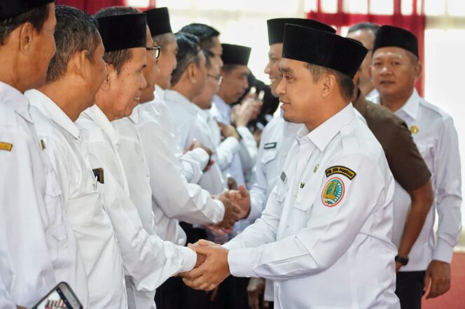 
Lantik 106 PNS Dalam Jabatan Fungsional, Mas Adi: Kinerja Kita Diawasi Publik