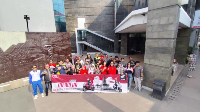 
Semangat Kemerdekaan, Komunitas Honda Ramaikan Convoy Merdeka di Blitar