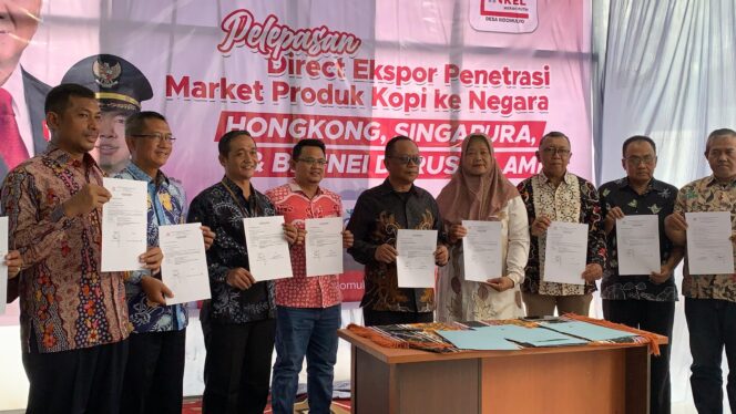 
Go Internasional, Koperasi Desa Sidomulyo Pasarkan Kopi ke Tiga Negara Asia