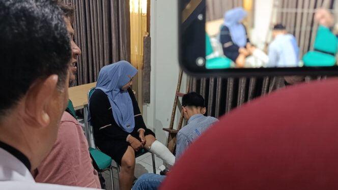 
Capek Lapor Sana Sini, Wanita Asal Tanggul Akhirnya Dapat Bantuan Usai Ngadu ke Wadul Gus’e