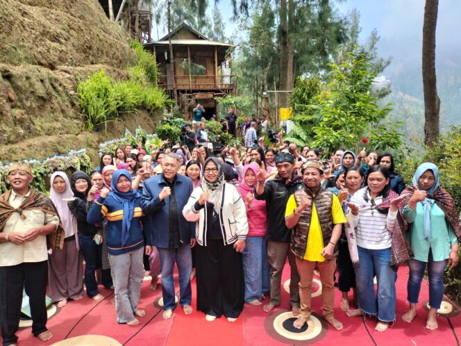 
Talk Show JaWaRa Dulur Parlemen Ajak Warga Tengger Tosari Jaga Budaya dan Lingkungan