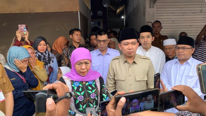
Gubernur Khofifah dan Bupati Fawait Jamin Pendidikan Anak Korban Tragedi Bus RS Bina Sehat