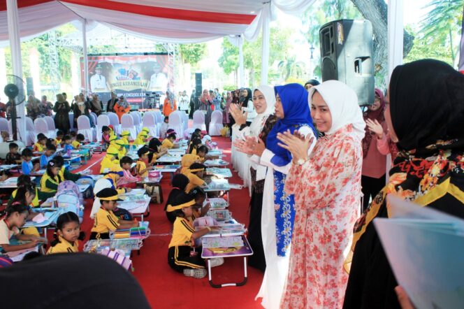 
Ratusan Anak di Pasuruan Meriahkan Lomba Mewarnai