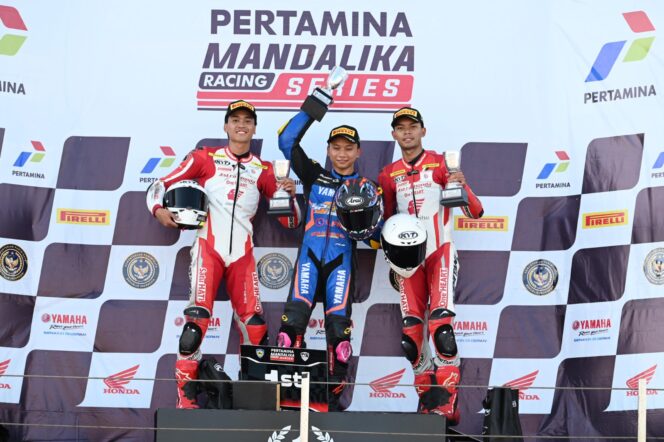 
Melesat dengan CBR600RR, Pebalap Astra Honda Dominasi Podium 600cc di Mandalika