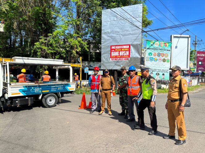 
Program Bunga Desa Bupati Fawait Dinilai Efektif Serap Aspirasi dan Wujudkan Pembangunan