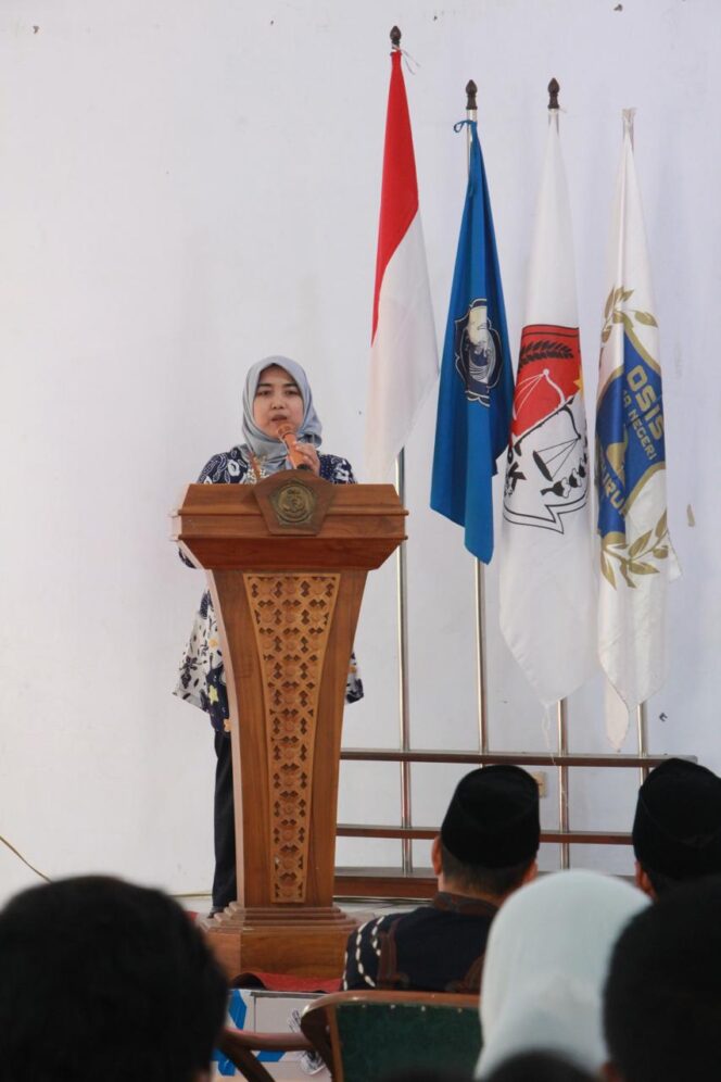 
Apresiasi Pilketos SMAN 2, Ketua Bawaslu Kota Pasuruan Tekankan Literasi Demokrasi