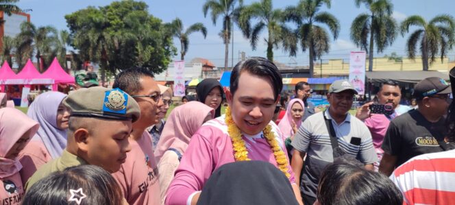 
Gus’e Menyapa Dimulai di Jenggawah, Ribuan Warga Padati Jalan Santai Kampoeng