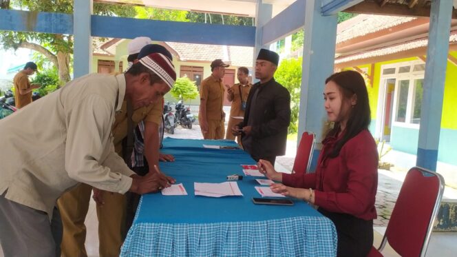 
550 Guru Ngaji Kecamatan Kalisat Terima Honor Hari Ini