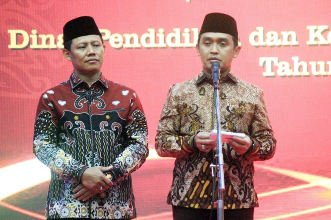 
Luncurkan Sekolah Prime, Wali Kota Pasuruan Ajak Tenaga Pendidik Siapkan Generasi Emas Indonesia 2045