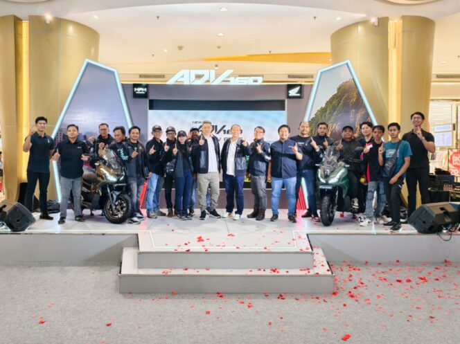
Komunitas HAI Chapter Surabaya Warnai Launching New Honda ADV160 di Surabaya