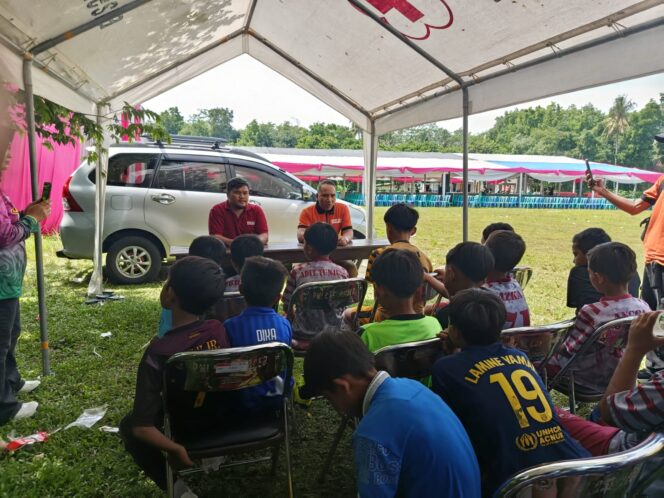 
Dispora Jember Tanamkan Semangat Kepeloporan Pemuda di Tengah Kegiatan Bunga Desaku Panti