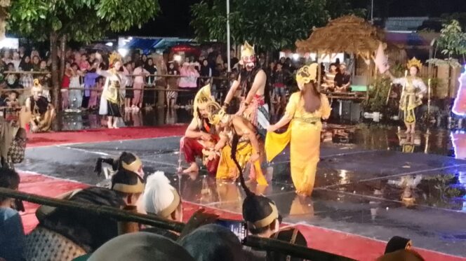 
Desa Semboro Rayakan Hari Wayang Sedunia dengan Pagelaran Wayang Kulit Semalam Suntuk