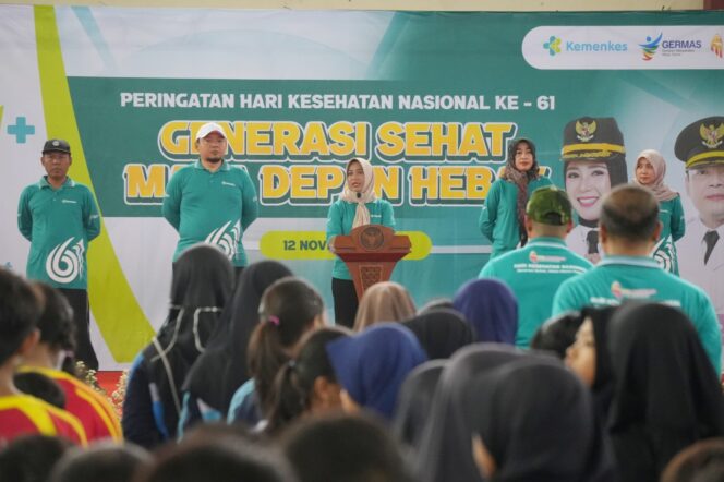 
HKN ke-61, Ning Ita Canangkan Senam Kreasi Kota Mojokerto Diterapkan di Seluruh Instansi Pemerintah dan Sekolah