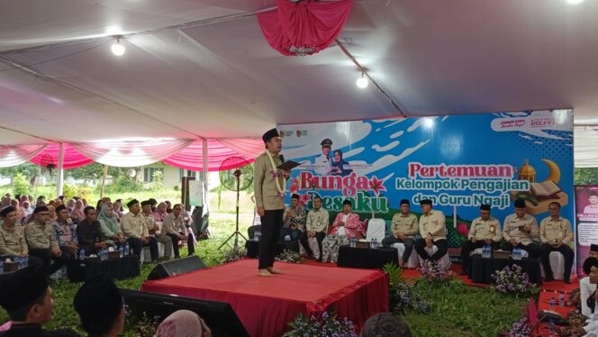
Bunga Desaku di Kencong: Guru Ngaji Curhat Insentif Tak Cair, Bupati Fawait Perintahkan Verifikasi Ulang