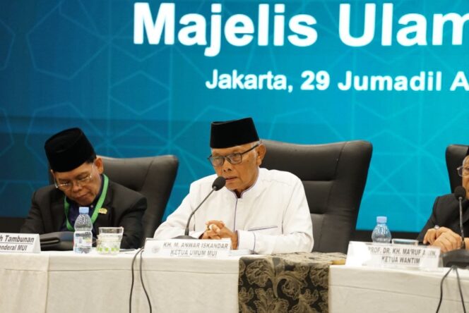 
Sah! KH Anwar Iskandar Terpilih Sebagai Ketua Umum MUI 2025-2030