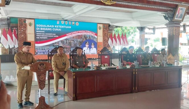 
Sosialisasi Ketentuan Cukai, Gus Bupati Mojokerto Gandeng Kartar dan Senkom