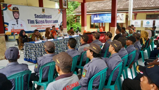 
Walikota Launching Tim Siaga Bencana Kelurahan Prajuritkulon