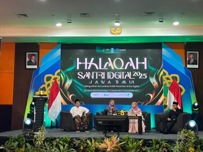 
Pemprov Jatim Apresiasi Halaqah Santri Digital 2025 