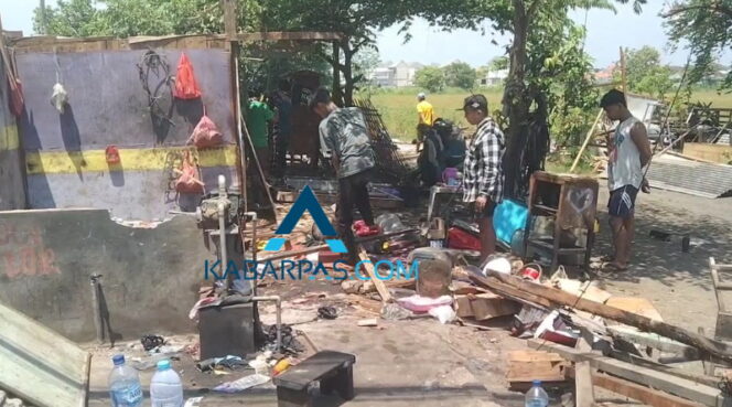 
Belasan Lapak PKL di Jalan Erlangga Pasuruan Direlokasi, Lahan Siap Dibangun Sekolah Rakyat