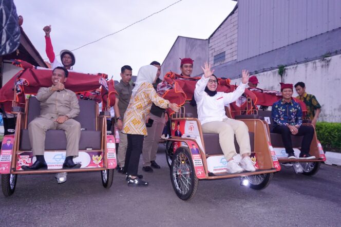 
Ini Pesan Mas Adi untuk 100 Tukang Becak di Kota Pasuruan yang Dapat Becak Listrik