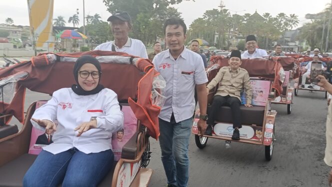 
Dari Uang Pribadi Presiden, 100 Becak Listrik Hadir untuk Pengayuh Becak Jember
