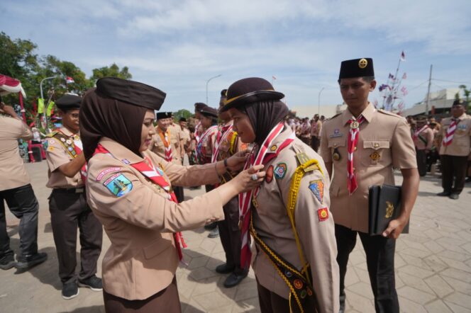 
Wali Kota Mojokerto Lantik Ribuan Pramuka Garuda di Camp Ground Taman Bahari Mojopahit