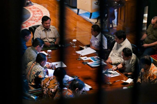 
Presiden Prabowo di Hambalang Bahas Percepatan Penanganan Bencana dan Kesiapan Libur Akhir Tahun