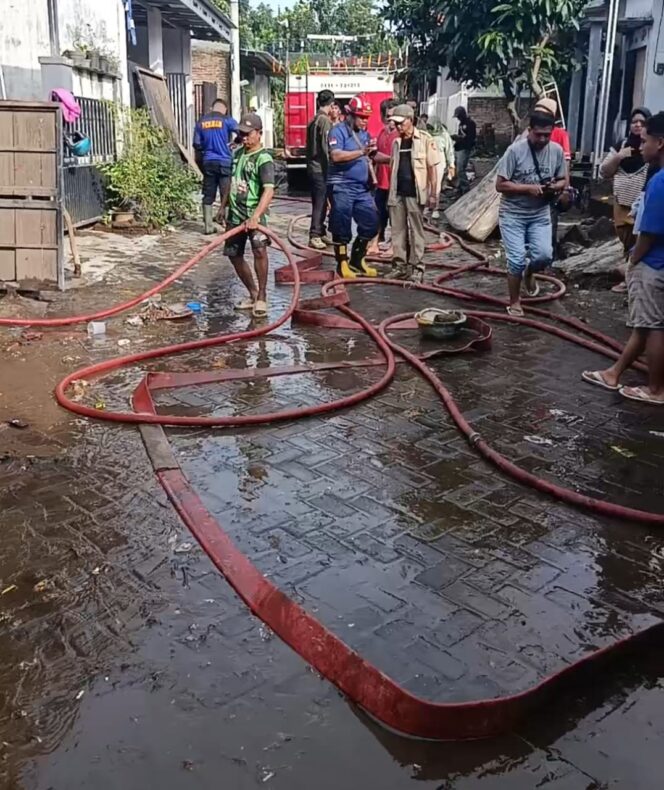 
Permukiman di Bantaran Sungai Bedadung Terendam, Kelalaian Developer Disorot