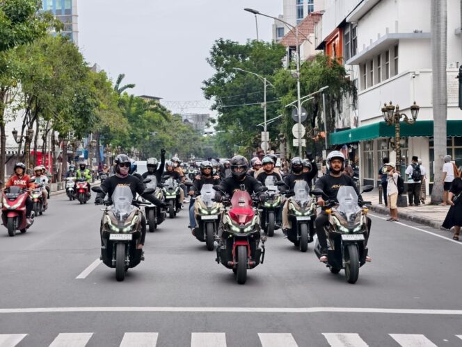 
Agar Tetap Cari Aman Saat Jalanan Macet Nataru, Persiapkan Perjalanan untuk Keluarga Tersayang
