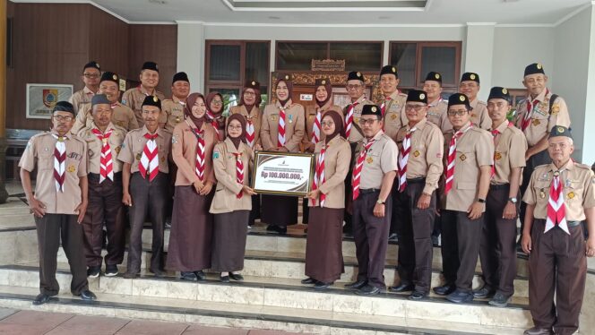 
Pramuka Jember Galang Rp100 Juta untuk Korban Bencana Sumatra