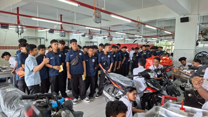 
Ribuan siswa SMK, Kunjungi MPM Learning Center, Wujud Sinergi Dunia Pendidikan dan Industri