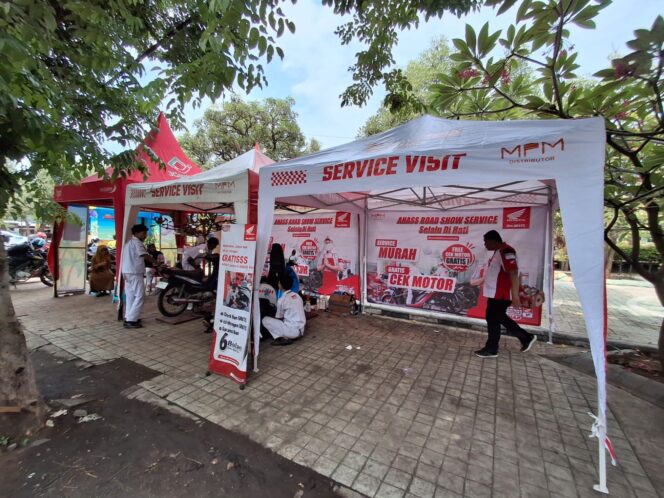 
AHASS Road Show Nataru Hadir di Pos Terpadu Kraksaan, Sinergi MPM Honda Jatim dan Jasa Raharja Hadirkan Servis Gratis untuk Masyarakat