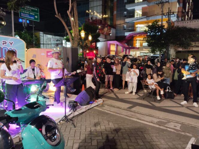 
Scoopy Fashion Music Corner Meriahkan Akhir Tahun di Kawasan Wisata Kayutangan Malang