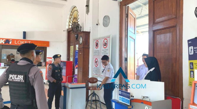 
Libur Nataru, Penumpang KA di Stasiun Pasuruan Alami Kenaikan
