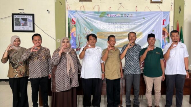 
Tim Pengabdian Dosen dan Mahasiswa UM Sukses Ciptakan Inovasi MANGROVEX, Sistem EKOMANG dan Revitalisasi Mangrove