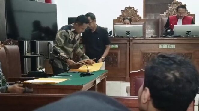 
Hakim Tolak Eksepsi Jaksa Agung dan Kajati DKI, Gugatan Warga Jember Terus Bergulir