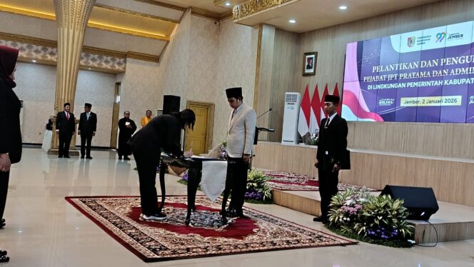 
Bupati Fawait Dorong OPD Keluar Kantor, Warga Jadi Prioritas