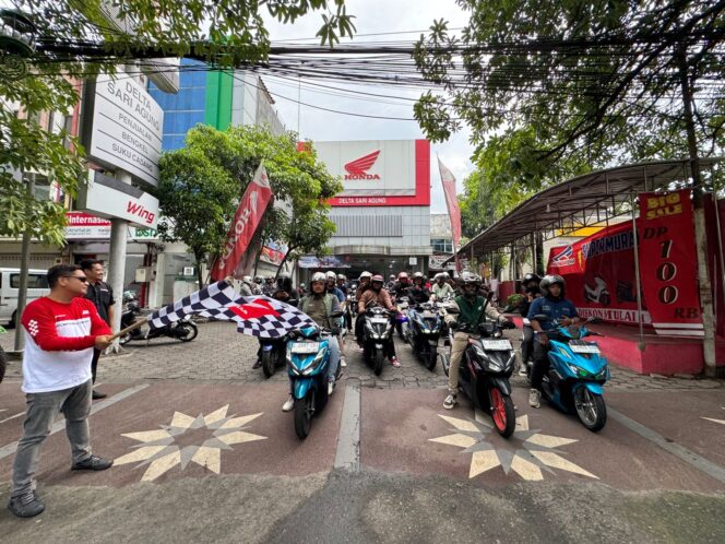 
Komunitas Honda Ramaikan Launching New Honda Vario 125 di GOR Sidoarjo