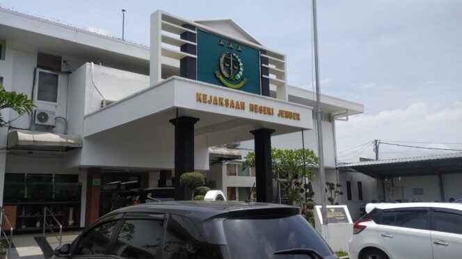 
Kejari Jember Mulai Tindaklanjuti Aduan Mark Up BPJS, Thamrin Diperiksa 3 Jam